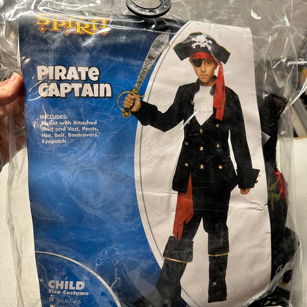 Spirit Halloween Pirate Captain Costume Size Small 4-6